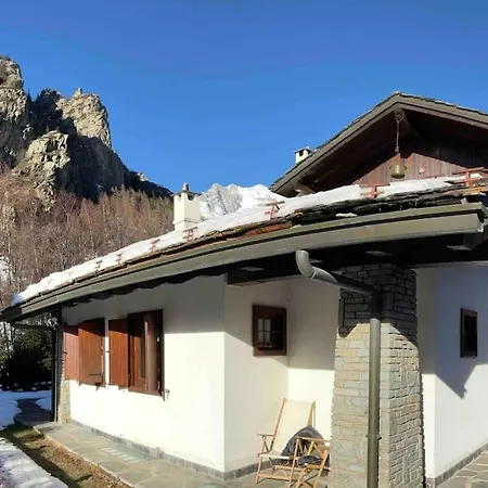 Splendido Con Giardino Vista Monte Bianco